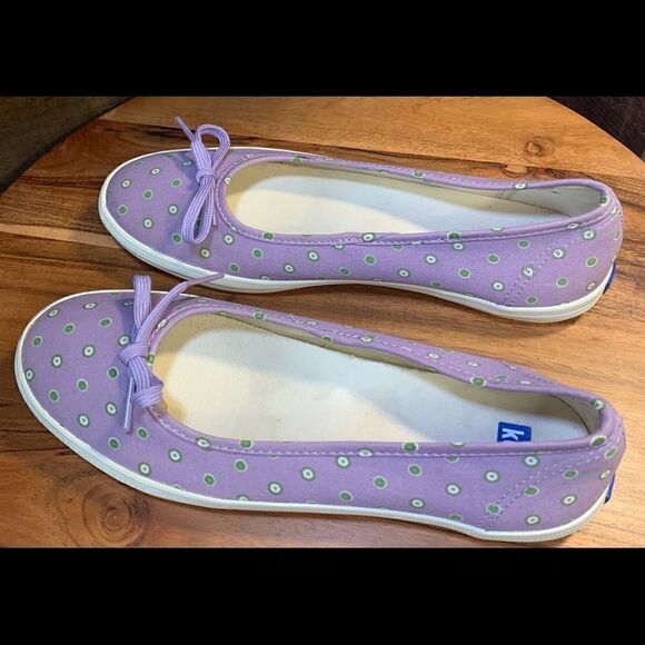Keds gently worn slip ons.  Inv 5234 - Picture 2 of 4